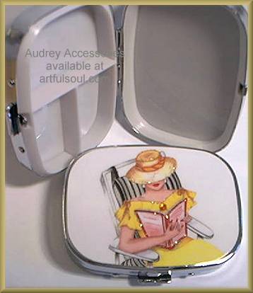 Audrey Pill Box in Reading in Yellow