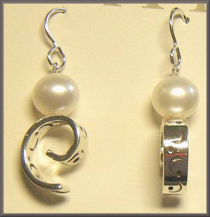 FAI White Pearl Spiral Earrings