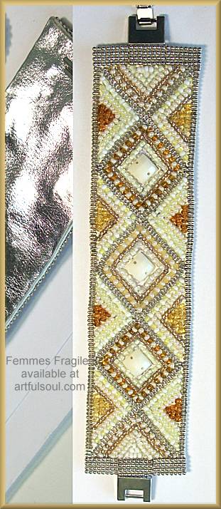 Femmes Fragiles Cream Diamonds Bracelet