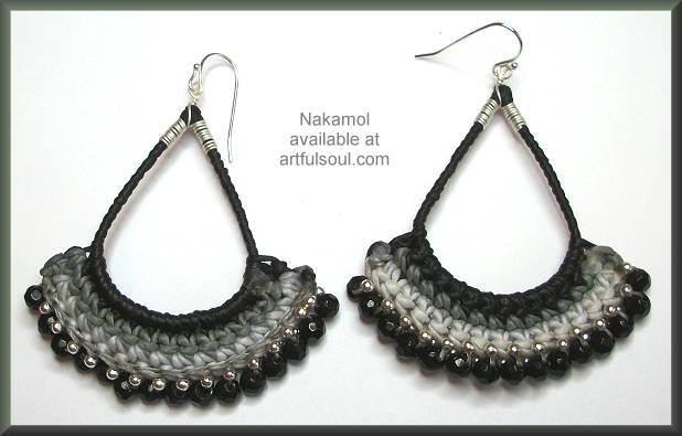 Nakamol Black&White Arc Earrings