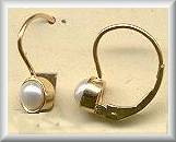 The Touch 14kt Gold Pearl Earrings