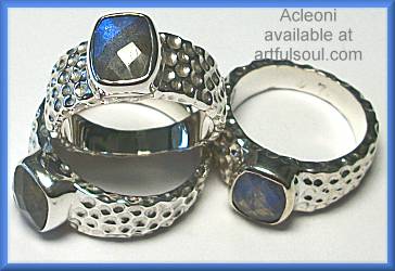 Acleoni Labradorite Ring