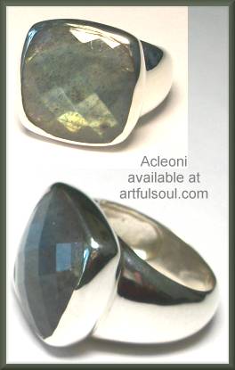 Acleoni Labradorite Ring