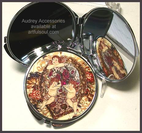 Audrey Compact Mirror in Cherubs