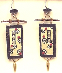 Doezignz Ivory Swirl Panel Earrings