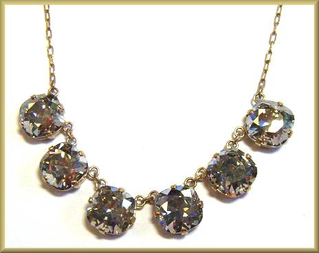 La Vie Golden 6-Stone Shade Necklace