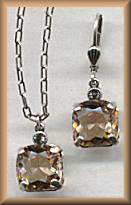 La Vie Peach Crystal Pendant (retired)