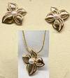 The Touch 14kt Flower Pearl Set