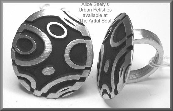 Alice Seely Big Oval Ring