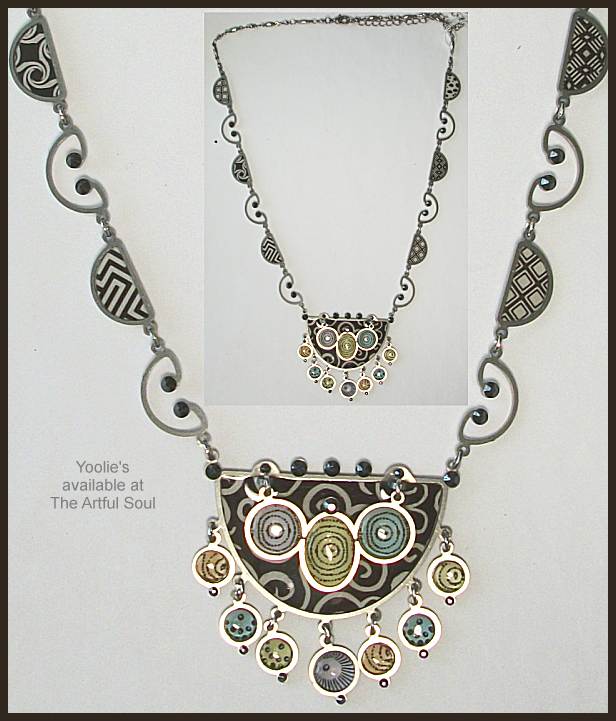 Yoolies Black N White Necklace