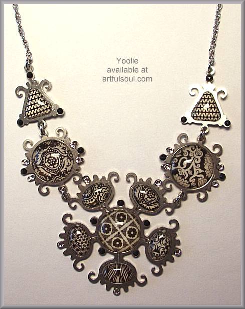 Yoolies Noir Necklace